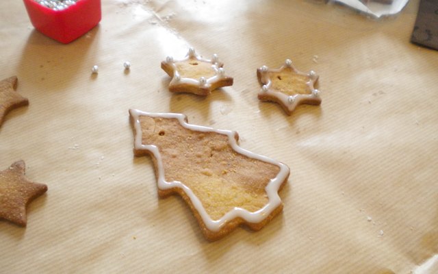 Biscotti speziati glassati