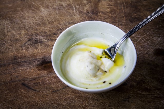 La vinaigrette a base di yogurt e senape.