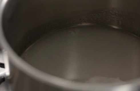 Lo sciroppo di acqua e zucchero
