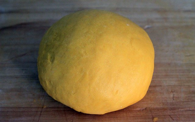La pasta all'uovo dei ravioli