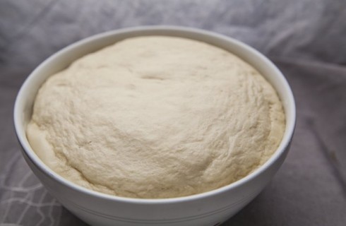 Gli english muffin dell'uovo alla benedict