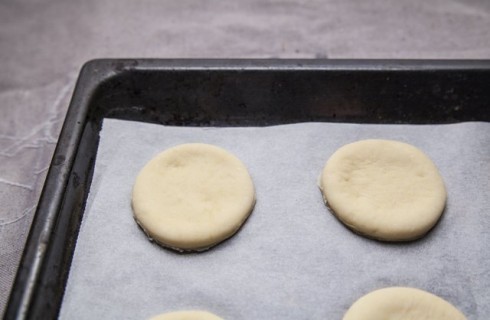 Gli english muffin delle uova alla benedict