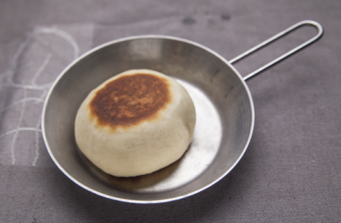 Gli english muffin delle uova alla benedict