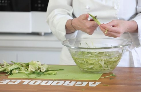 le_puntarelle_nell'acqua_ghiacciata