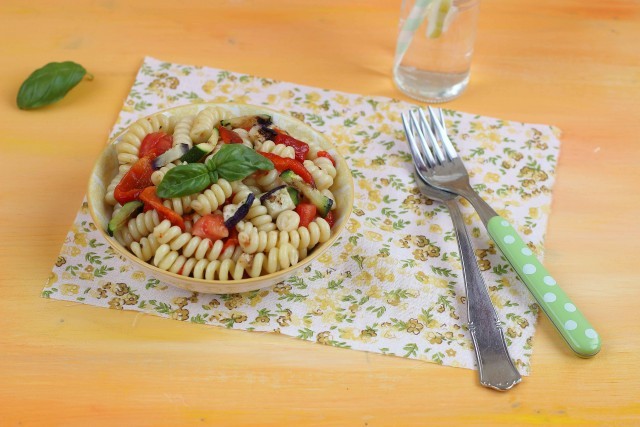 pasta fredda con verdure grigliate