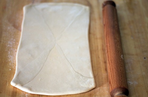 La stesura della pasta sfoglia 