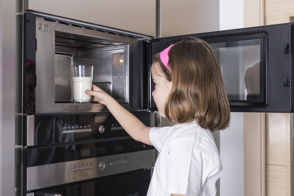 Cosa non mettere nel forno a microonde | Agrodolce