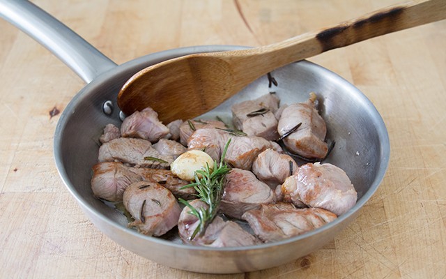 Agnello cacio e uova step1