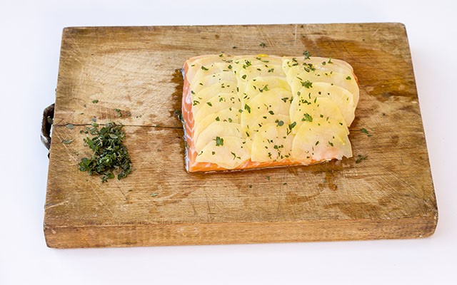 salmone in crosta di patate step3