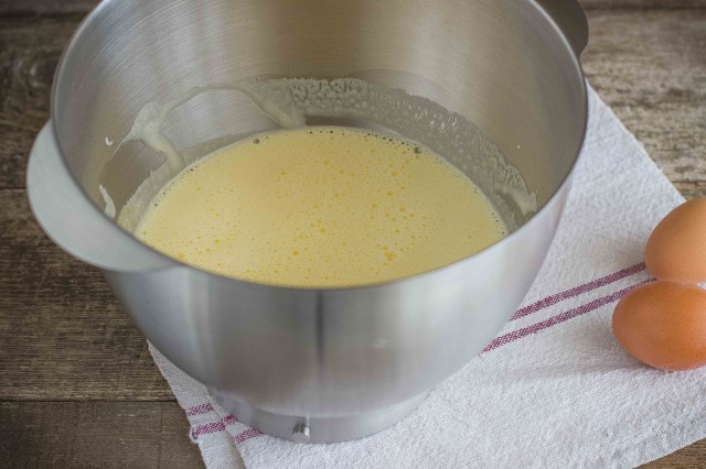 Step 1 ciambella mandorle e cioccolato bianco
