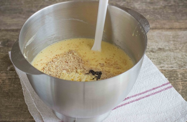 Step 3 ciambella mandorle e cioccolato bianco