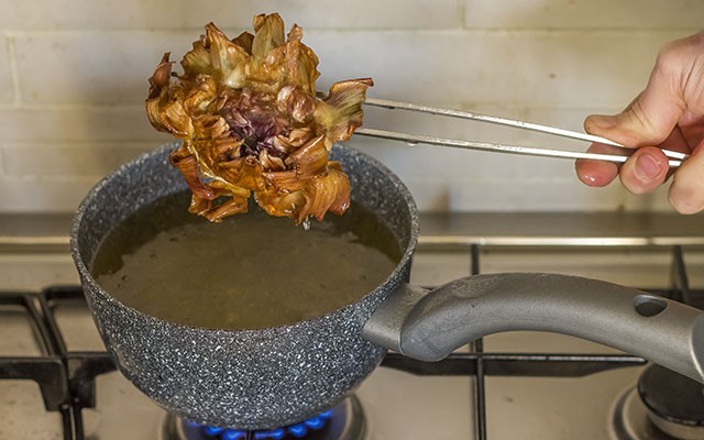 carciofi alla giudia step11