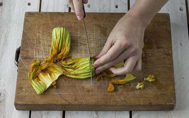 pasta ai fiori di zucca step3