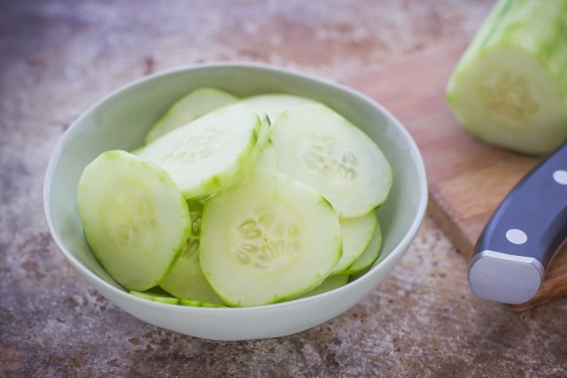 Step 1 Insalata con avocado feta e cetrioli