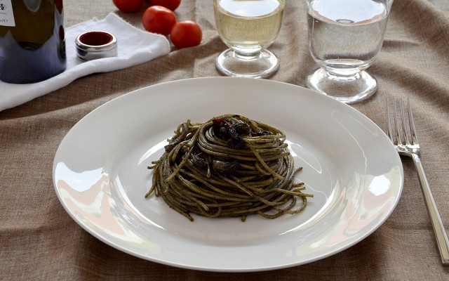 Pasta al nero di seppia 1280x800