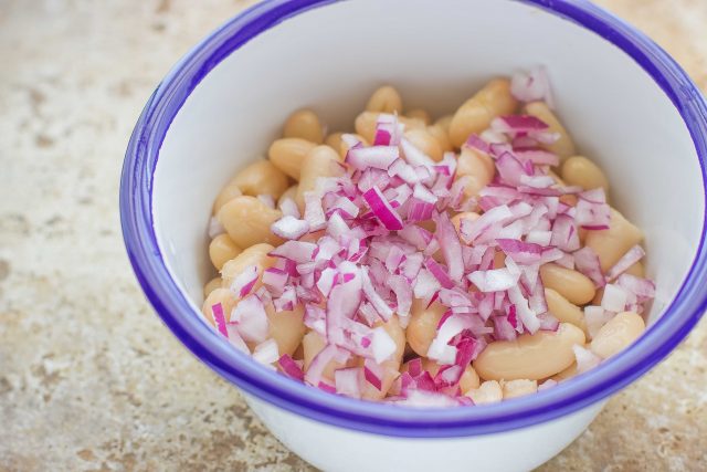 step-2-insalata-di-fagioli-con-gamberetti