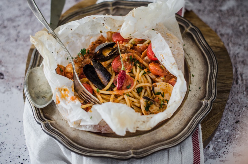 Ricetta Spaghetti di mare al cartoccio | Agrodolce
