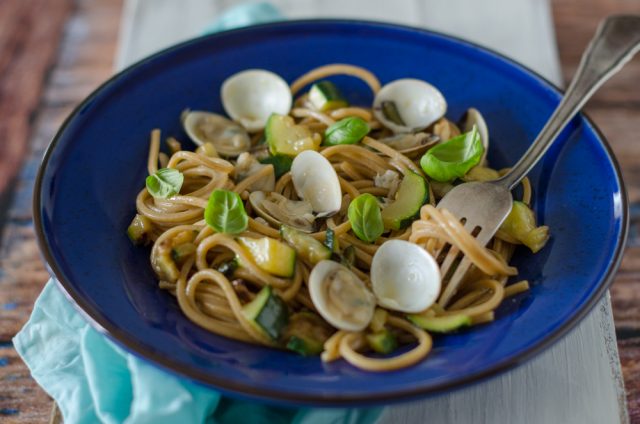 spaghetti quadrati vongole e zucchine