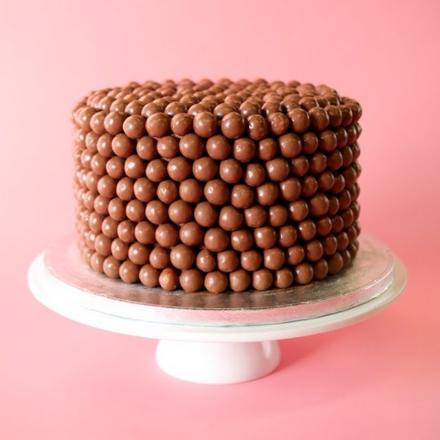 torta-maltesers 10 trucchi per decorare una torta
