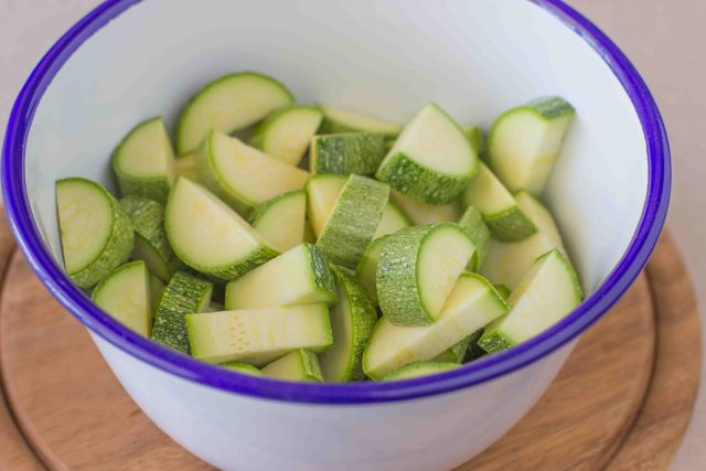 step-2-patate-e-zucchine-in-padella