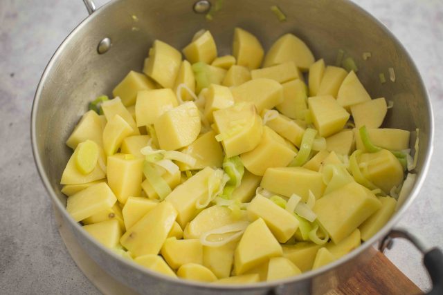step-4-potage-parmentier