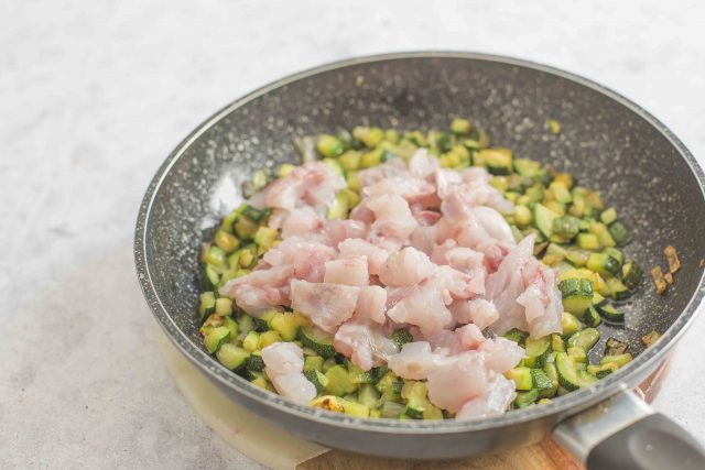 step-3-sugo-di-branzino