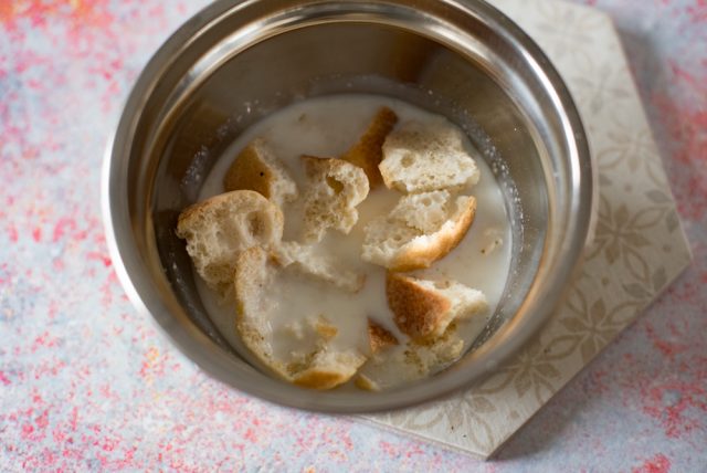 pane ammollato nel latte