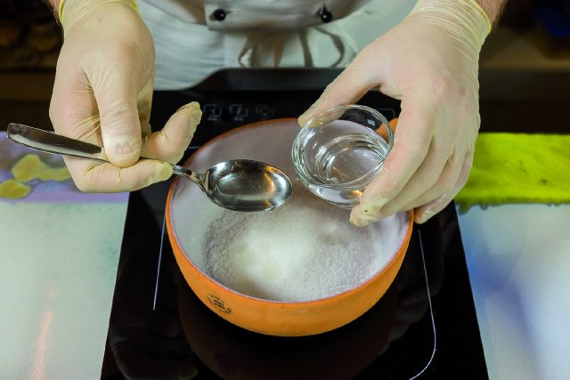 Sciroppo in preparazione
