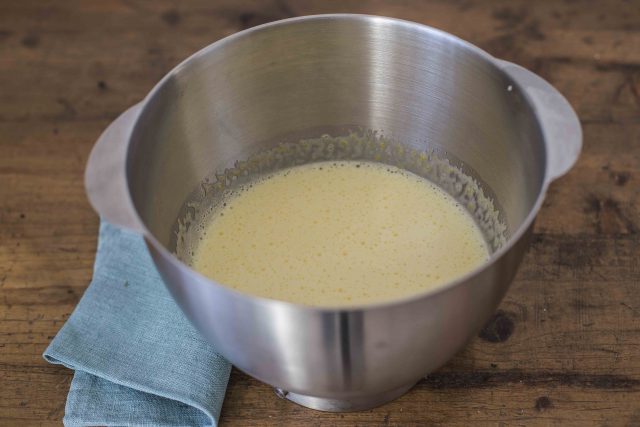 step-1-ciambella-alla-ricotta