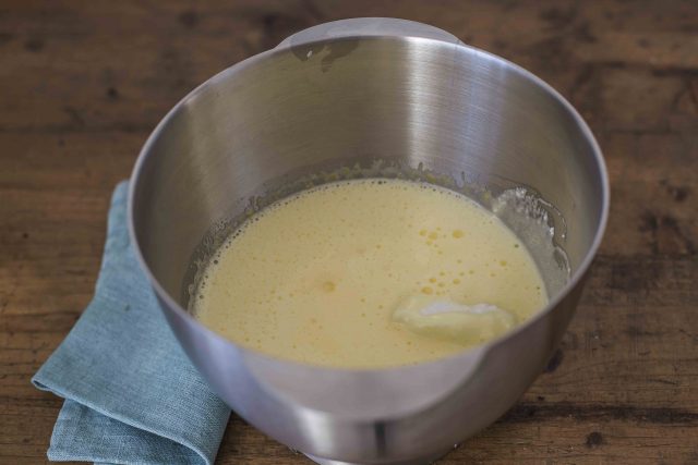 step-2-ciambella-alla-ricotta
