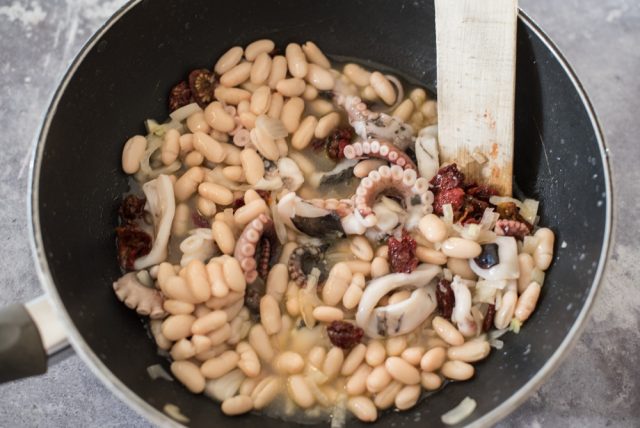 mezze-maniche-moscardini-e-cannellini-2