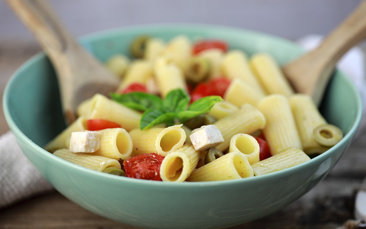pasta fredda pesce spada e pomodorini