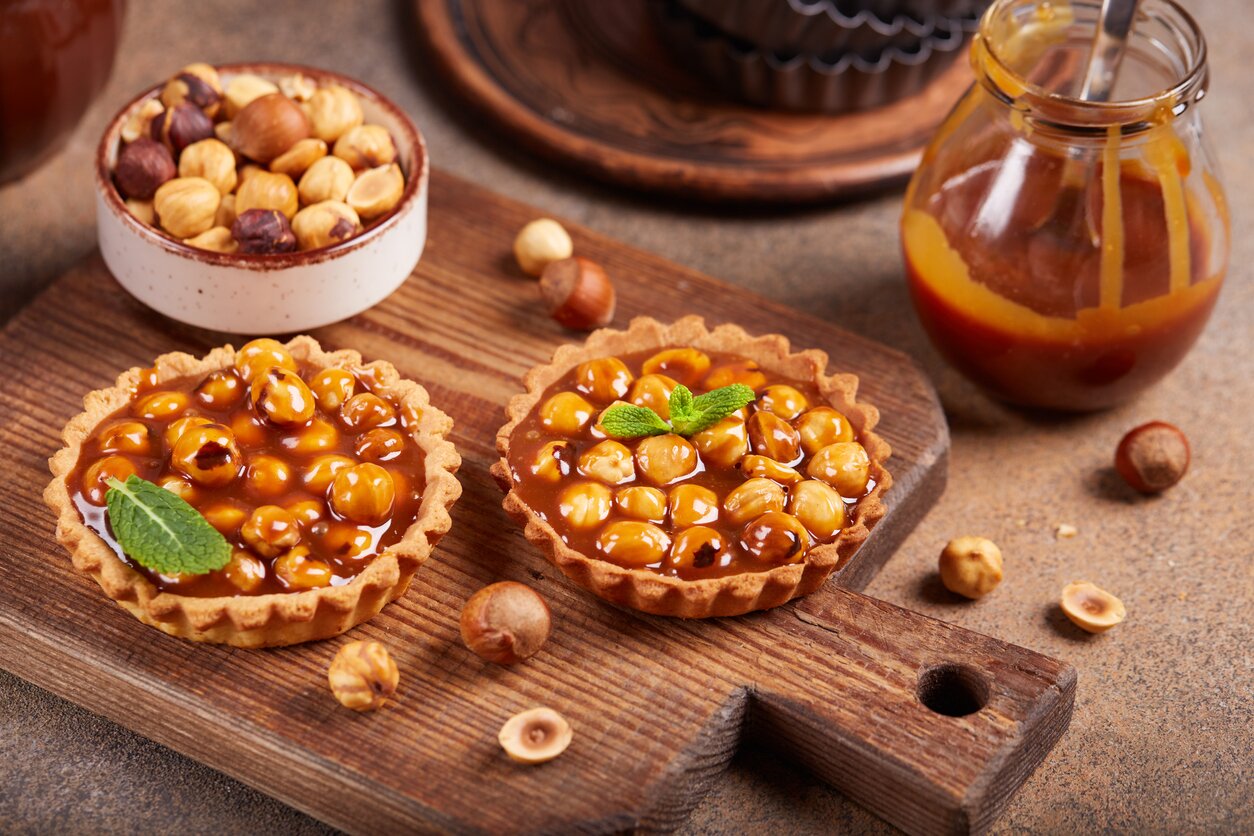 Crostata caramello e nocciole