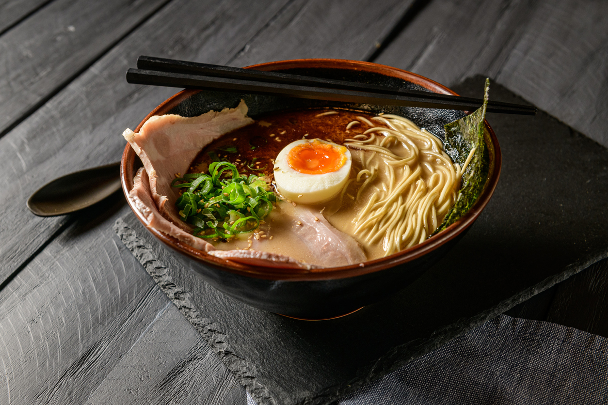 ramen con uova