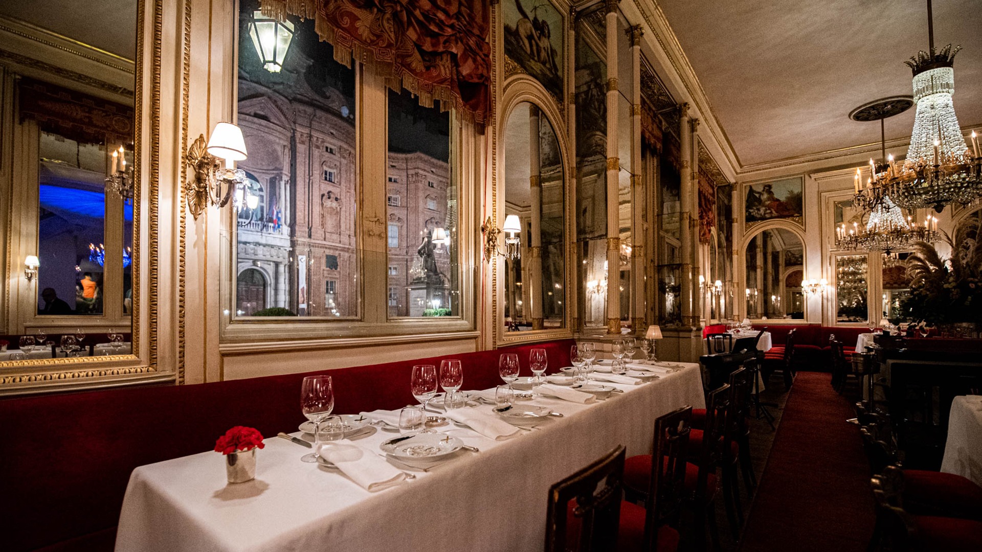 Interni ristorante Del Cambio