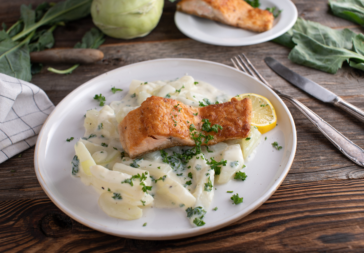 Filetto di salmone al limone con rapa bianca di contorno